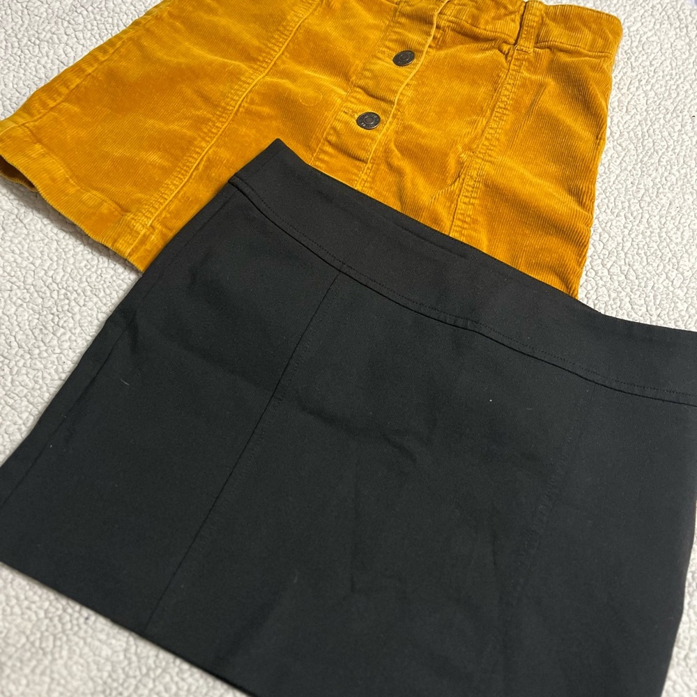 Forever 21 mustard Medium and Express Black 0 Mini Skirt (Set of 2)